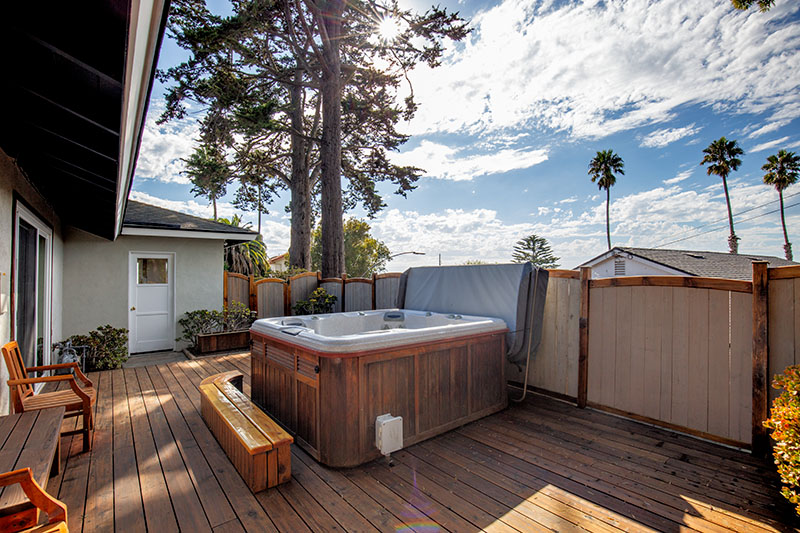 Ricardo Avenue deck and spa 2